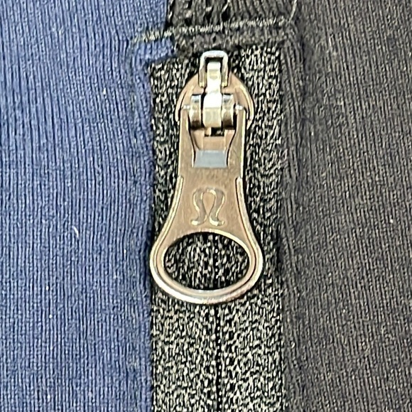 Lululemon Nice Asana Jacket Black Pow Stripe Split Pea Full Zip Thumb Holes - Picture 10 of 14